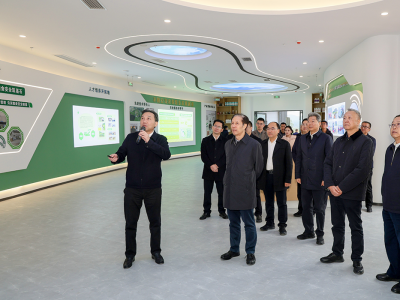 省委省政府决策咨询委员会主任陈光志率队来南充调研