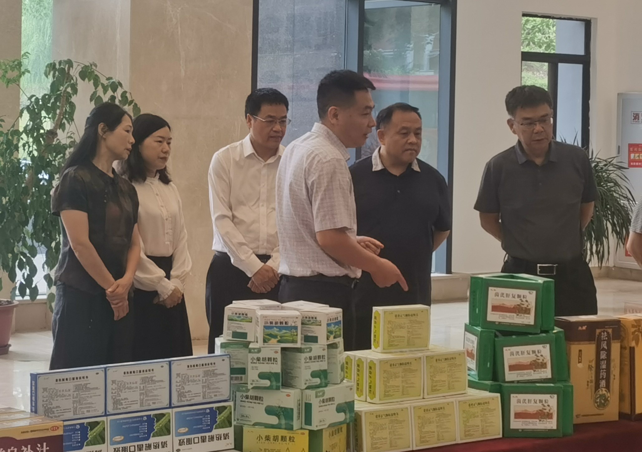 南充市人大常委会执法检查组在西充县开展《工会法》及四川省实施办法执法检查