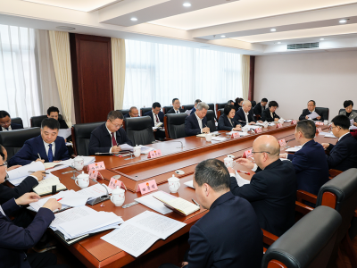 南充市第七届人大常委会第一百零五次主任会议召开