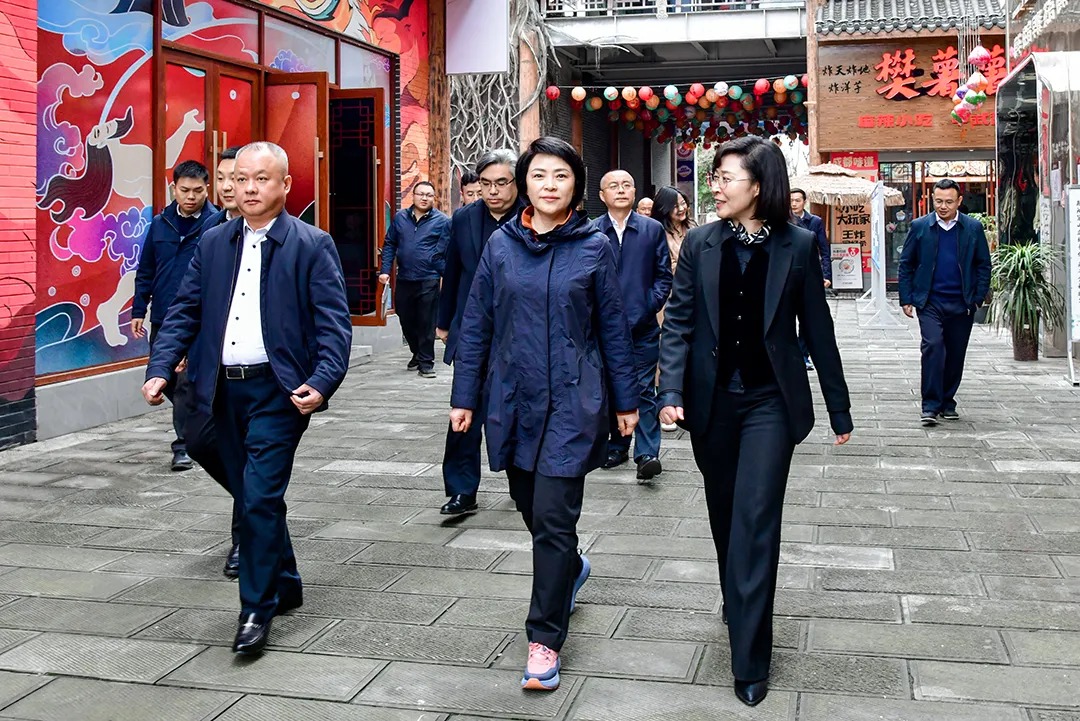 廖雪梅赴仪陇县、高坪区开展调研