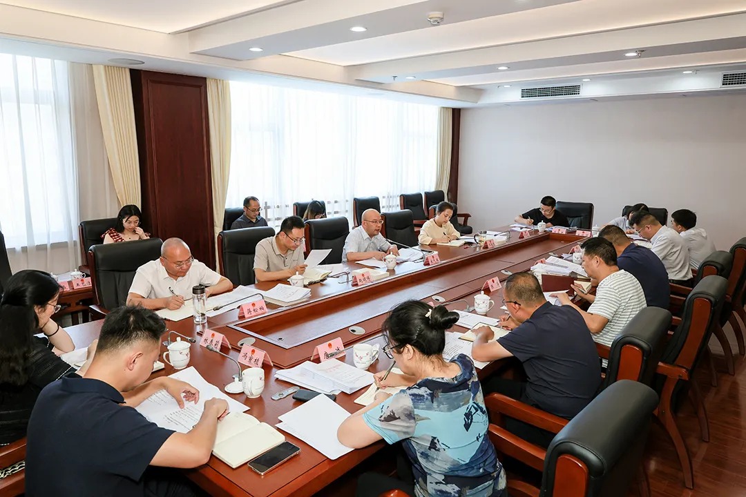 南充市人大常委会机关党组理论学习中心组学习会召开